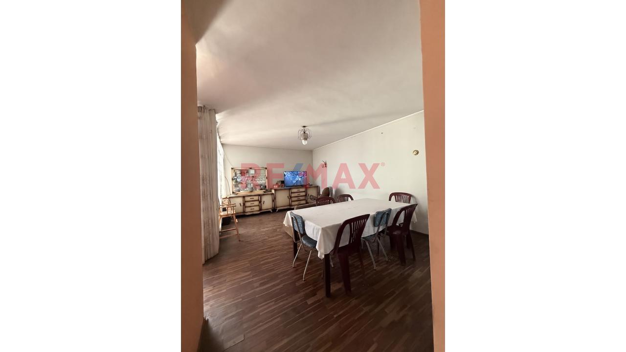 Amplia Casa De 324 M² En Venta En El Cercado De Arequipa-----Ideal Para:  * Oficinas Administrativas. * Consultorios Médicos O Odontológicos. * Centro De Capacitación. * Hostal U Hospedaje. * Airbnb. — foto 6