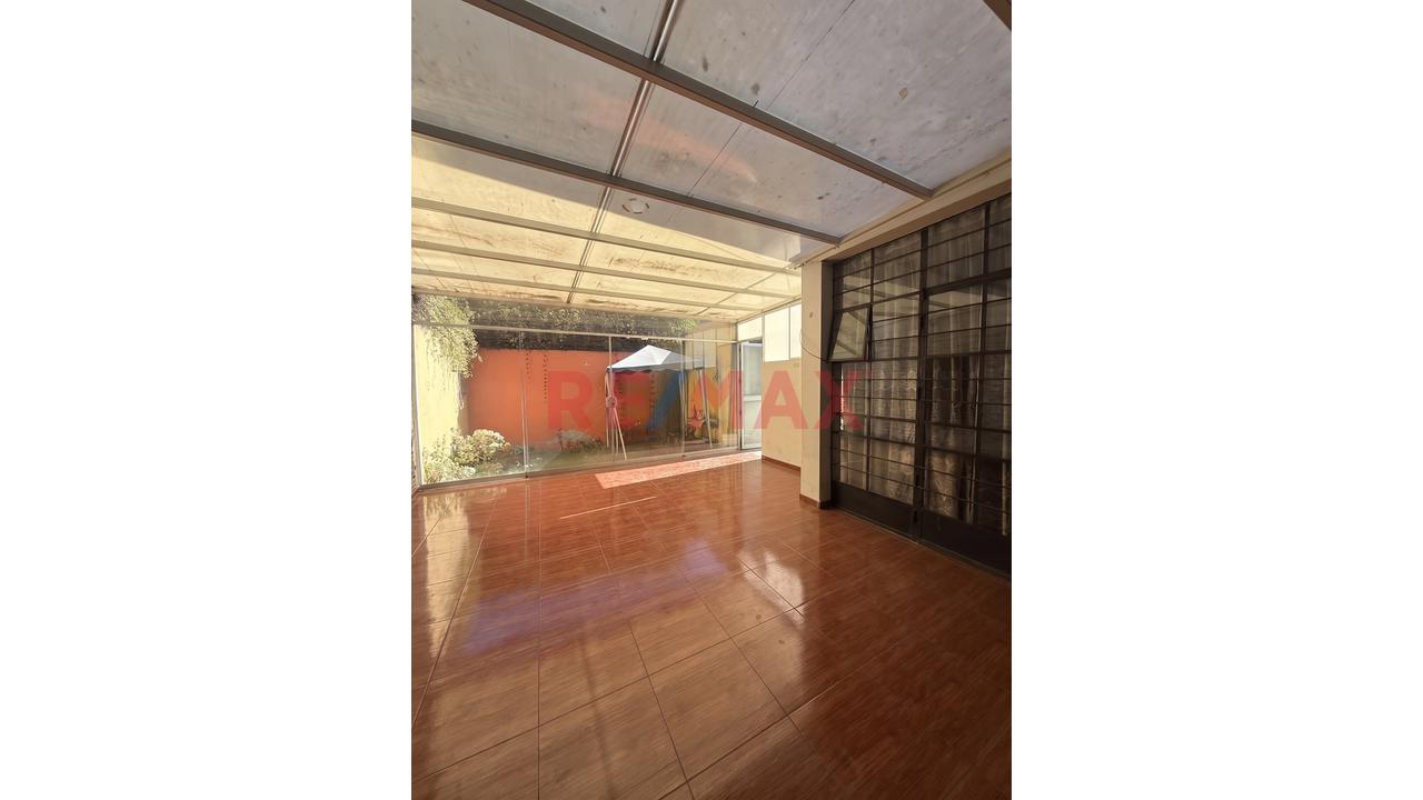 Amplia Casa De 324 M² En Venta En El Cercado De Arequipa-----Ideal Para:  * Oficinas Administrativas. * Consultorios Médicos O Odontológicos. * Centro De Capacitación. * Hostal U Hospedaje. * Airbnb. — foto 9
