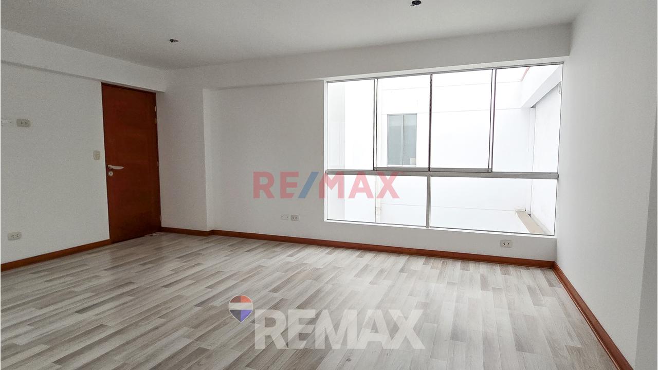Vendo Moderno Duplex De Estreno + Aires En Surquillo, Limite Con San Isidro. - 2