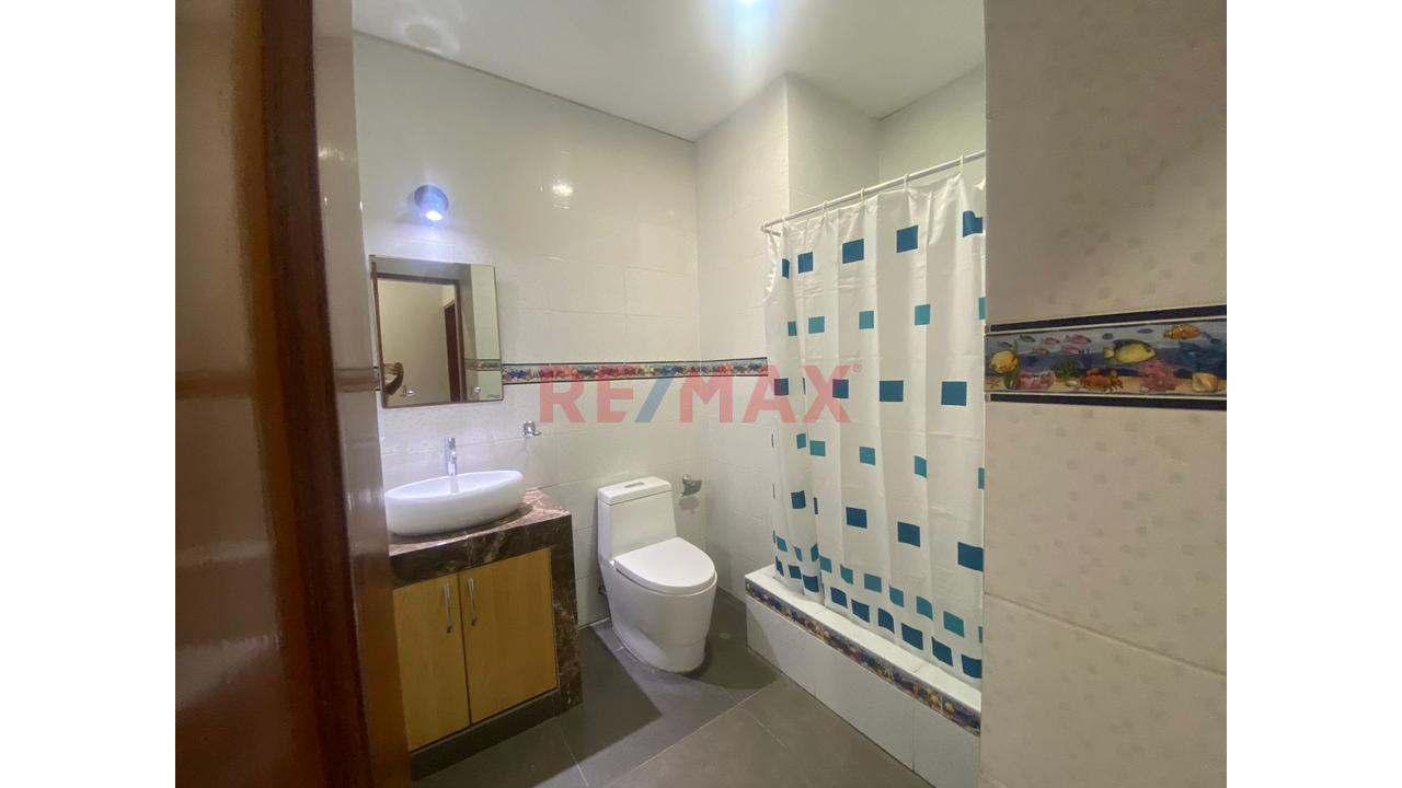 Amplio Departamento En 2Do Piso Con Cochera En Urb Los Robles De La Molina — foto 11