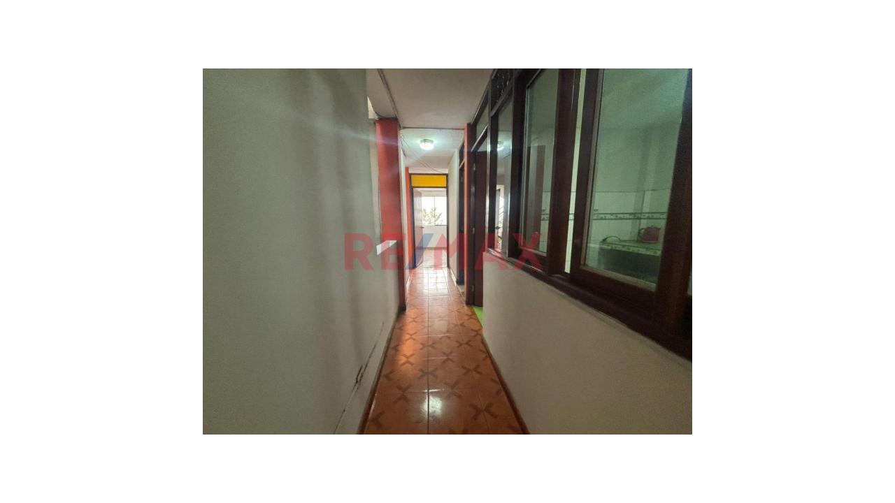 Ocasion! Vendo Depa En El Tercer Y Segundo Piso 260 M² De Ocasion En La Urb El Trebol — foto 11