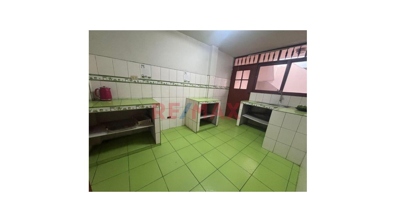 Ocasion! Vendo Depa En El Tercer Y Segundo Piso 260 M² De Ocasion En La Urb El Trebol — foto 10