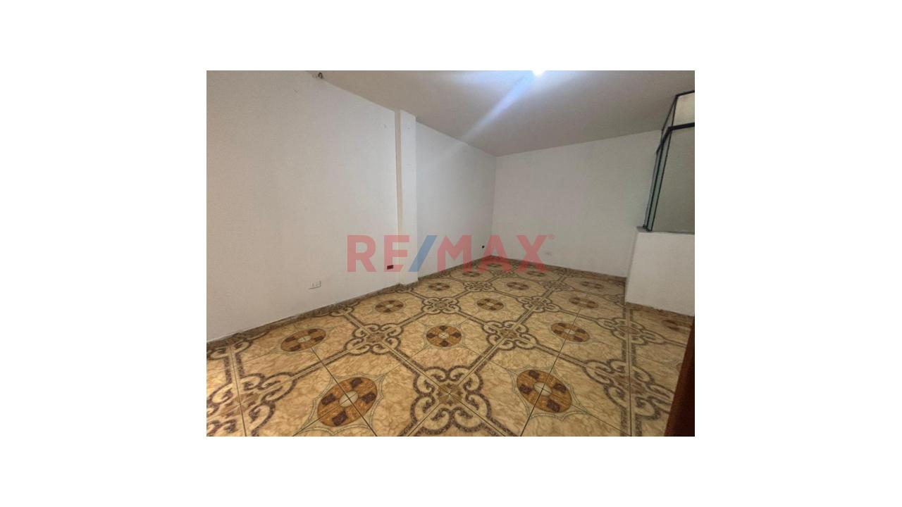 Ocasion! Vendo Depa En El Tercer Y Segundo Piso 260 M² De Ocasion En La Urb El Trebol — foto 3