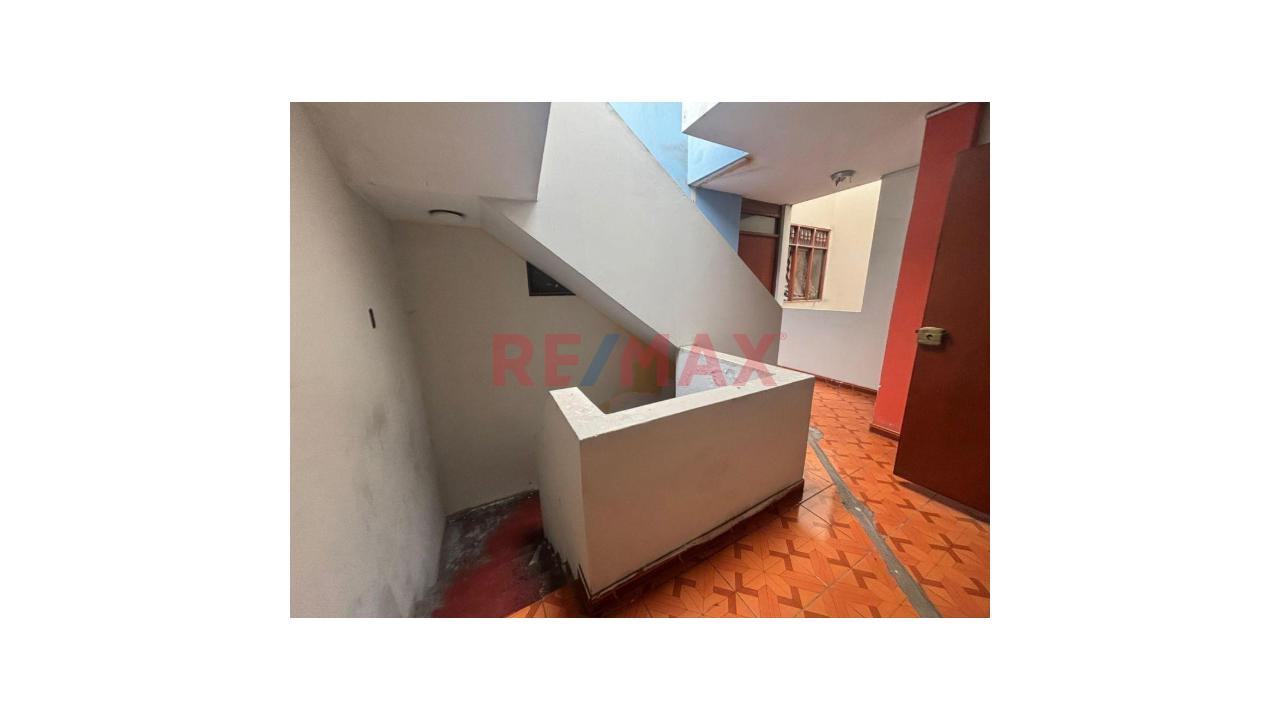 Ocasion! Vendo Depa En El Tercer Y Segundo Piso 260 M² De Ocasion En La Urb El Trebol — foto 12