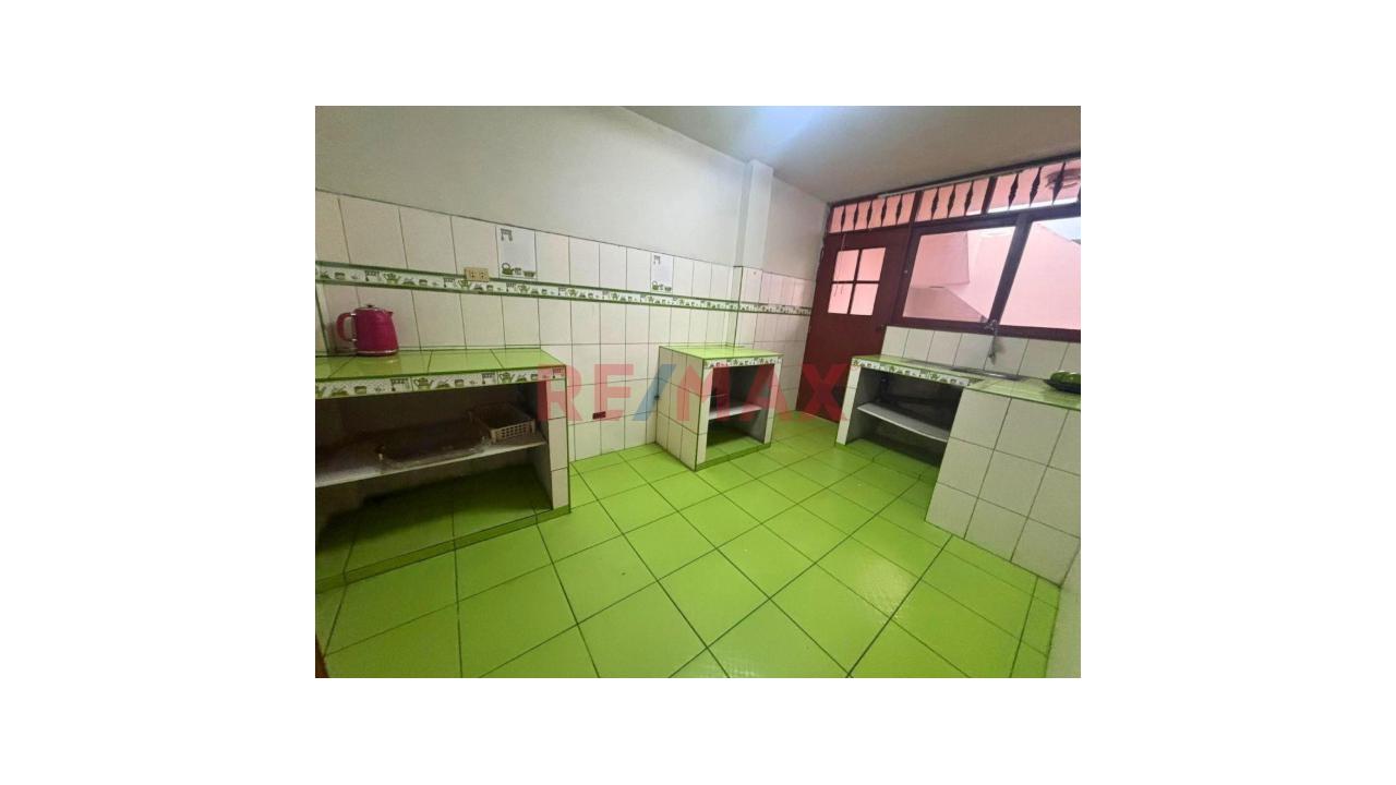 Ocasion! Vendo Depa En El Tercer Y Segundo Piso 260 M² De Ocasion En La Urb El Trebol — foto 7