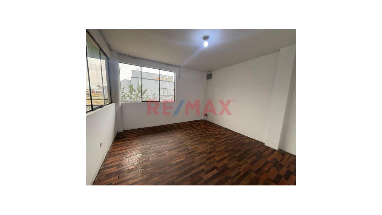 Ocasion! Vendo Depa En El Tercer Y Segundo Piso 260 M² De Ocasion En La Urb El Trebol — foto 8