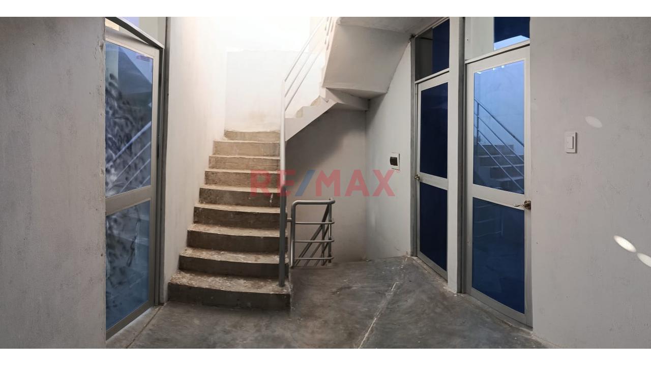 📢 Se Vende Hermosa Casa En 📍Urb. Alameda Country Club – Castilla, Piura 💰 Precio: S/ 380,000 Soles . 📐 At: 90.00 M² | Ac: 180.00 M² - 5