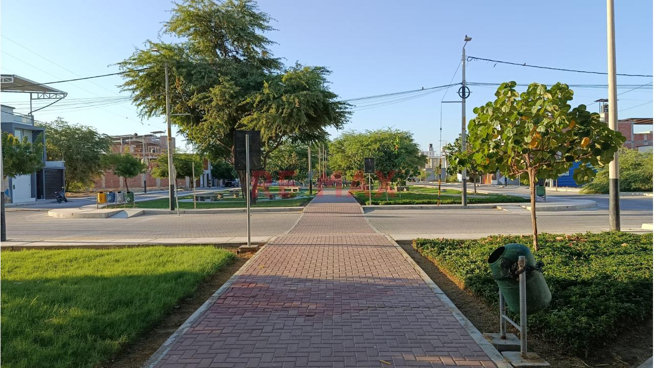 📢 Se Vende Hermosa Casa En 📍Urb. Alameda Country Club – Castilla, Piura 💰 Precio: S/ 380,000 Soles . 📐 At: 90.00 M² | Ac: 180.00 M² - 9