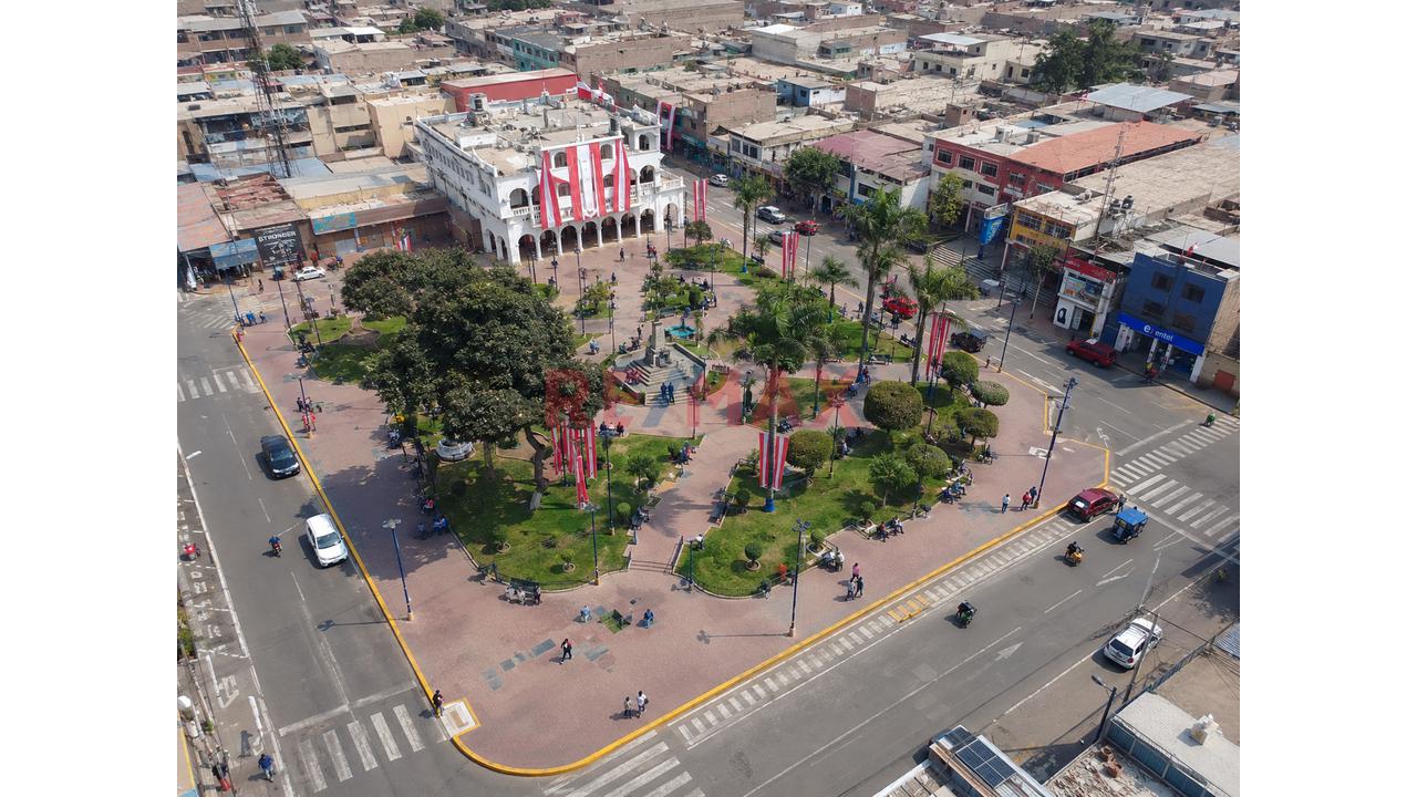 Terreno -Local Comercial De 560 Mts En Huaral Frente A Un Parque - A 3Km Del Puerto De Chancay - 8