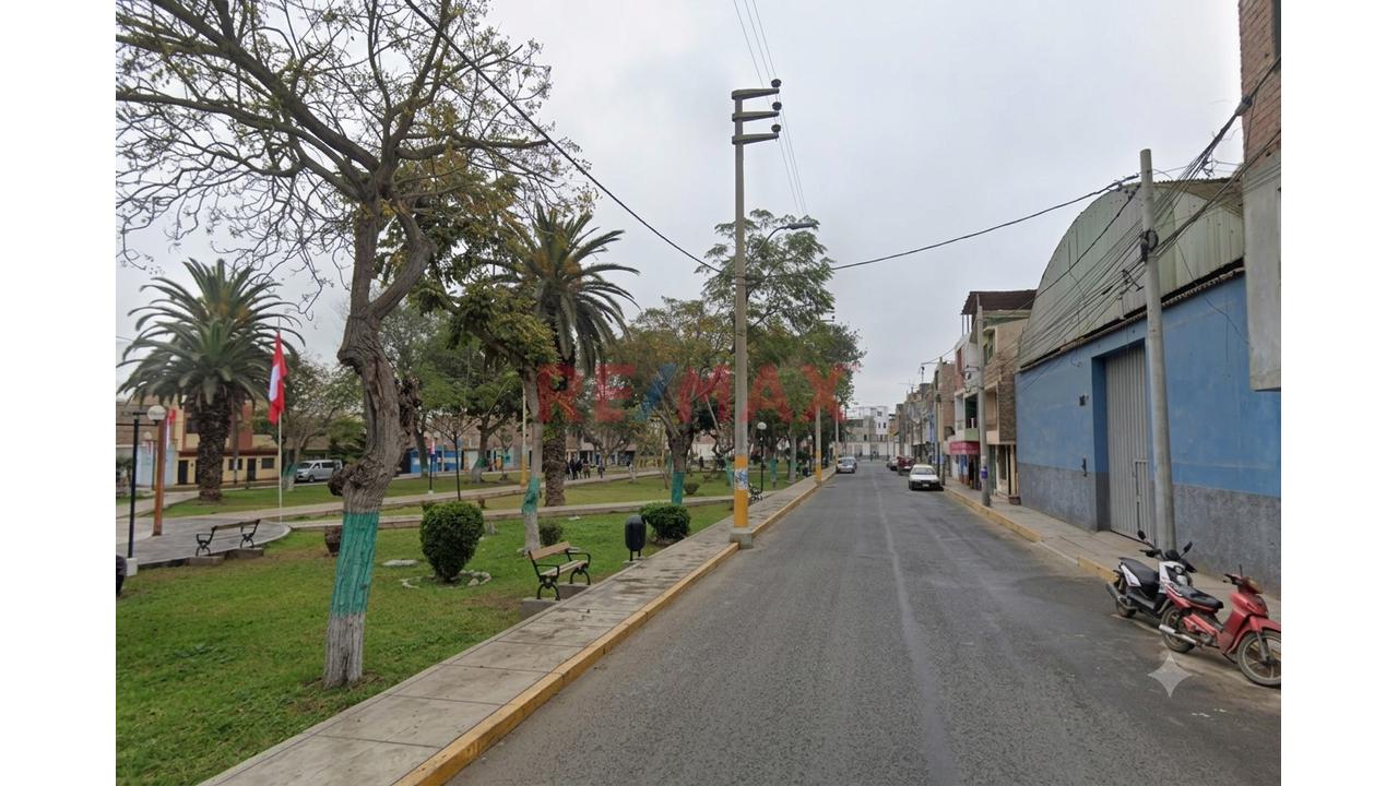 Terreno -Local Comercial De 560 Mts En Huaral Frente A Un Parque - A 3Km Del Puerto De Chancay - 5