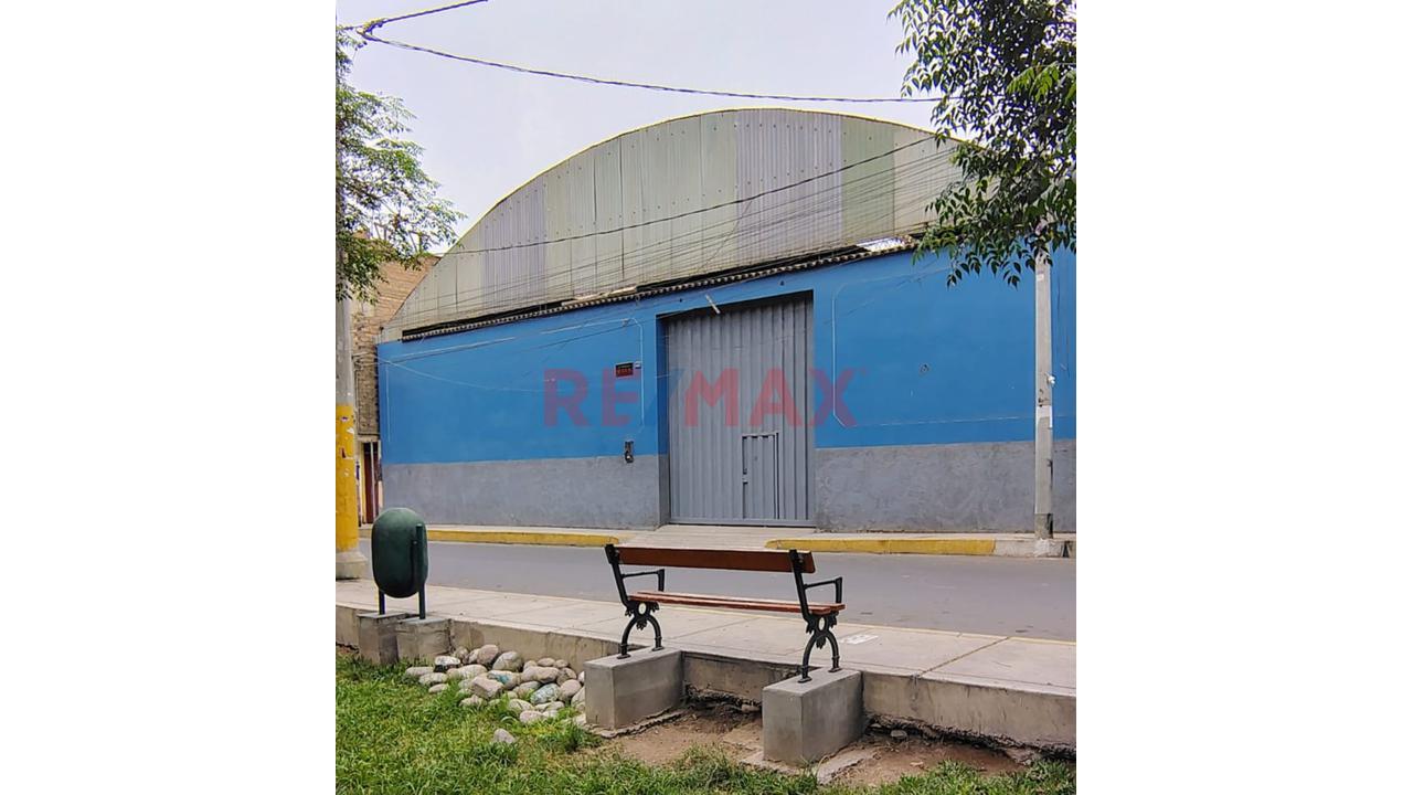 Terreno -Local Comercial De 560 Mts En Huaral Frente A Un Parque - A 3Km Del Puerto De Chancay - 3