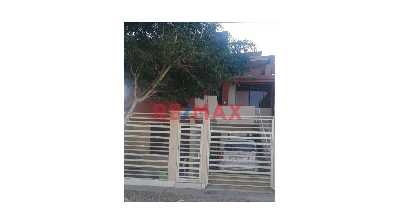 Casa En Alquiler De Dos Pisos En Los Cedros - Piura