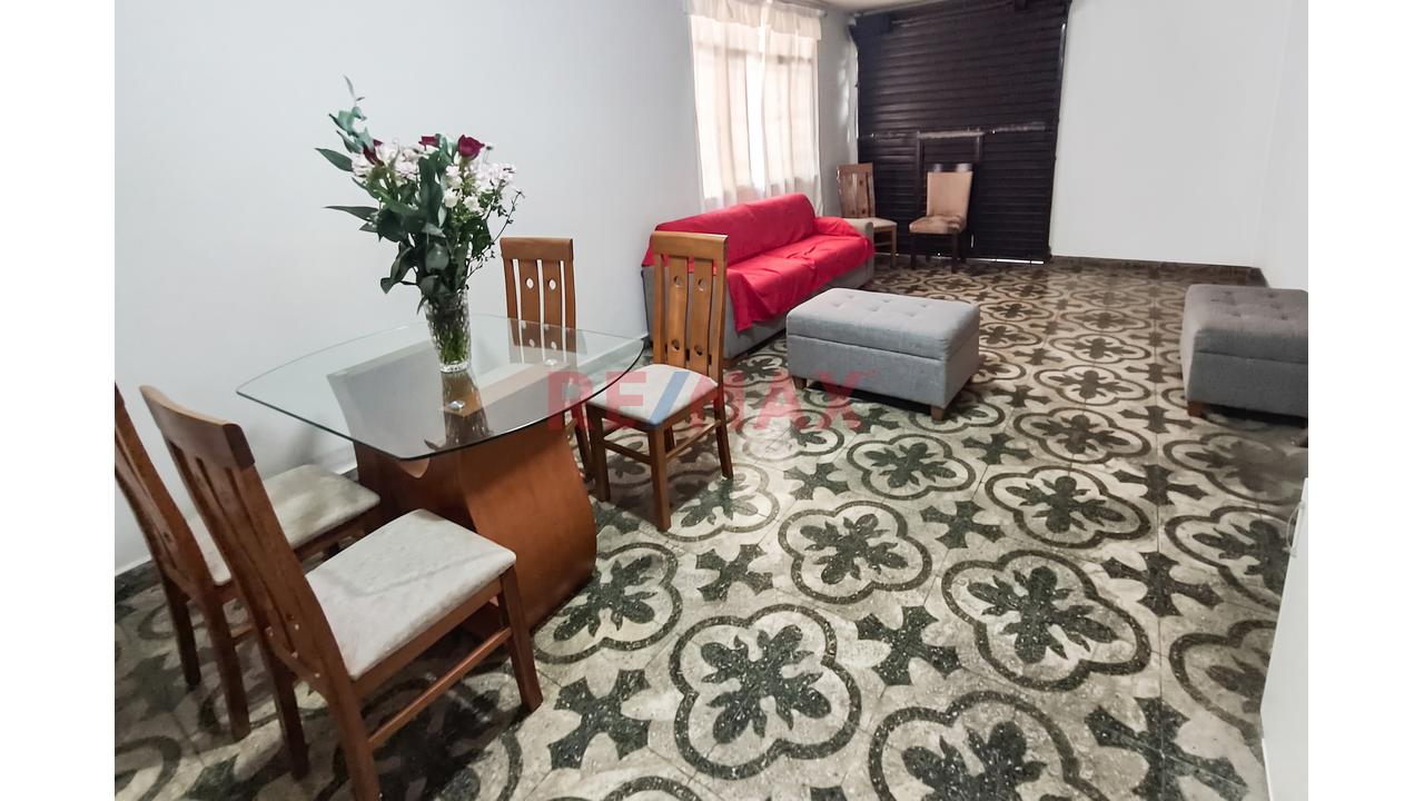Chorrillos, Venta De Casa De 4 Pisos Con 3 Locales Comerciales, 2 Departamentos, 16 Habitaciones Y Estacionamiento Para 5 Autos. — foto 15