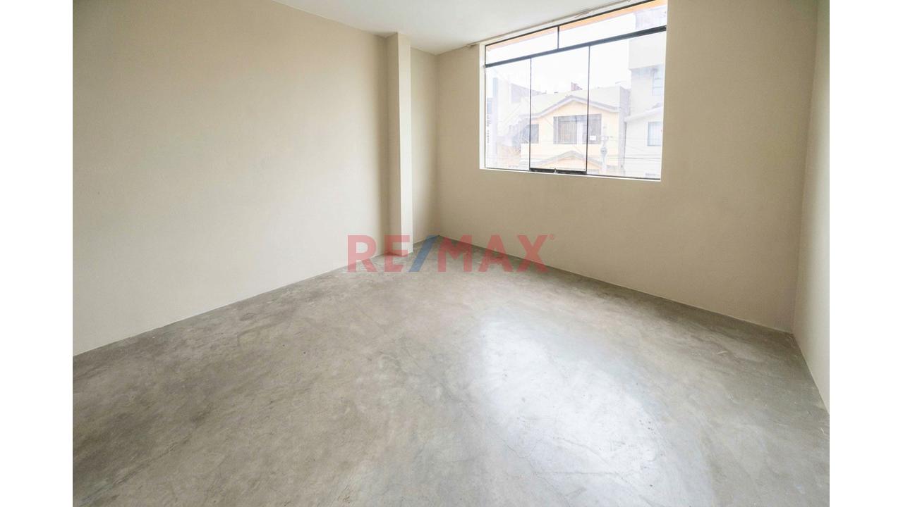 Chorrillos, Venta De Casa De 4 Pisos Con 3 Locales Comerciales, 2 Departamentos, 16 Habitaciones Y Estacionamiento Para 5 Autos. — foto 7