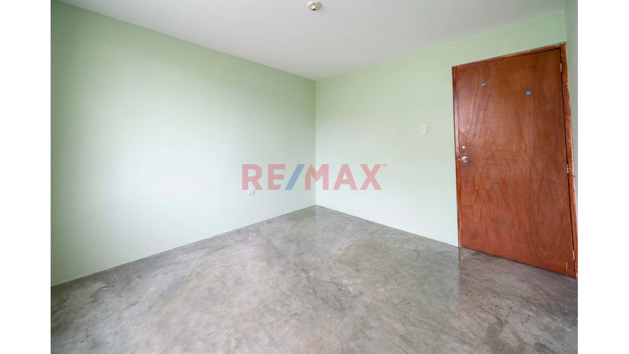 Chorrillos, Venta De Casa De 4 Pisos Con 3 Locales Comerciales, 2 Departamentos, 16 Habitaciones Y Estacionamiento Para 5 Autos. — foto 5