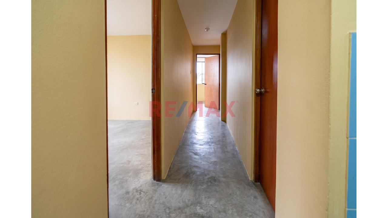 Chorrillos, Venta De Casa De 4 Pisos Con 3 Locales Comerciales, 2 Departamentos, 16 Habitaciones Y Estacionamiento Para 5 Autos. — foto 10