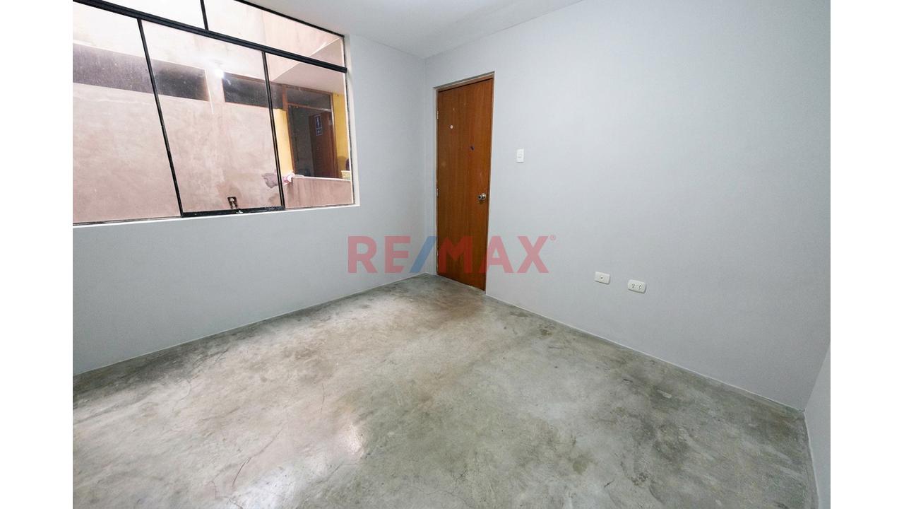 Chorrillos, Venta De Casa De 4 Pisos Con 3 Locales Comerciales, 2 Departamentos, 16 Habitaciones Y Estacionamiento Para 5 Autos. — foto 8