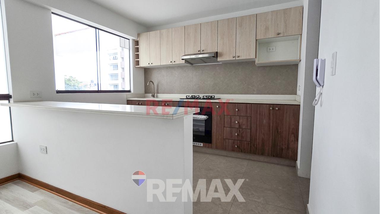 Vendo Moderno Duplex De Estreno Frente A Parque - Surquillo - 4