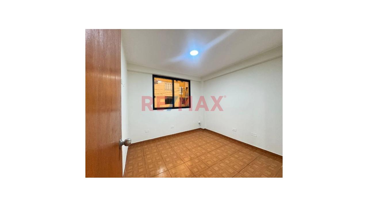 ¡Se Alquila Departamento En Sjm! A Solo 1 Cuadra De La Clínica Santa Martha — foto 3