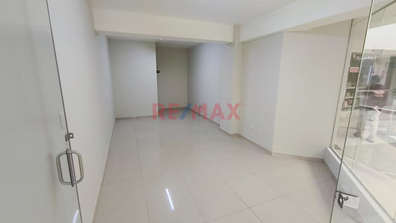 Local Comercial En Venta En El 4To Piso En Global Plaza En El Cercado De Arequipa — foto 4