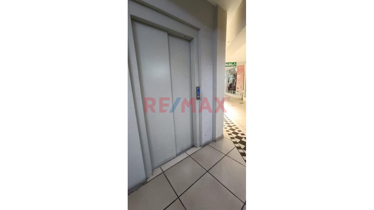 Local Comercial En Venta En El 4To Piso En Global Plaza En El Cercado De Arequipa — foto 8
