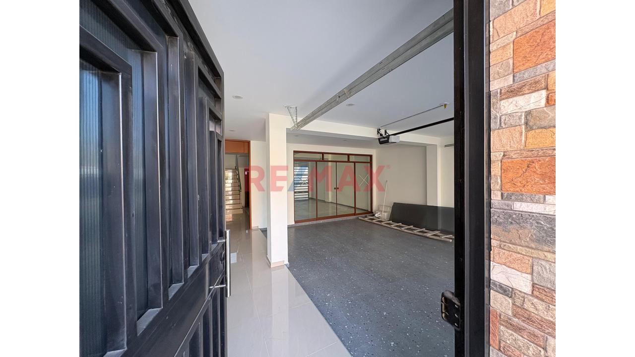Venta De Casa Urb. Altos Del Valle Centenario - 2