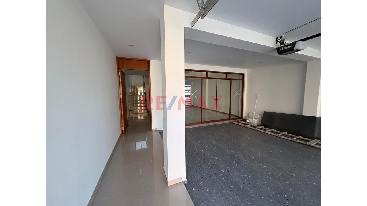 Venta De Casa Urb. Altos Del Valle Centenario - 4