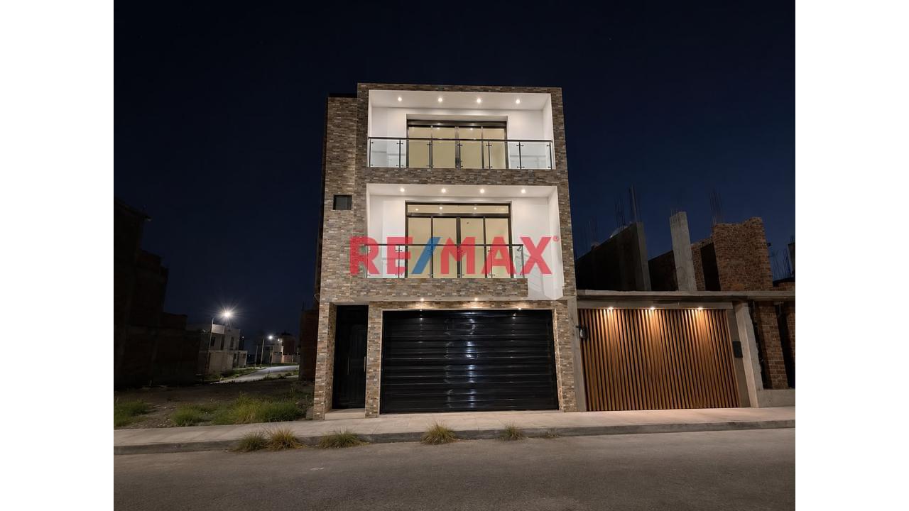 Venta De Casa Urb. Altos Del Valle Centenario - 1