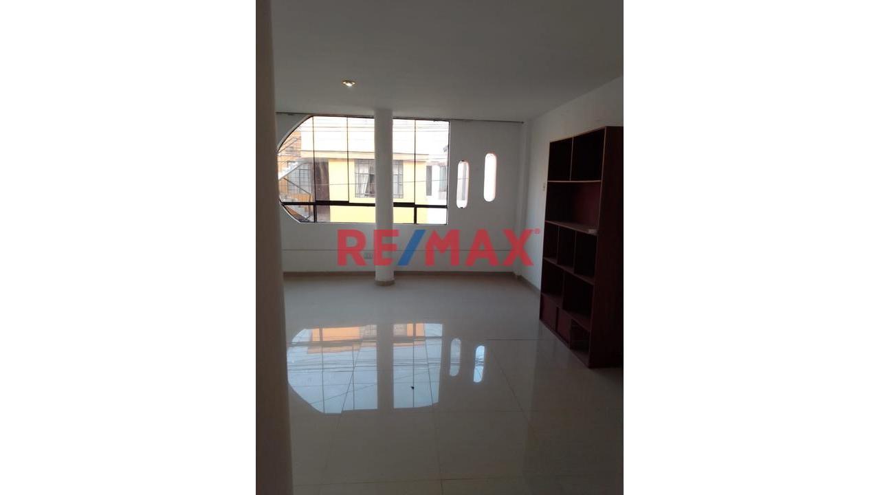 Alquiler De Oficina O Espacio Multifuncional 2° Piso | San Felipe - Comas  | 130M² — foto 4