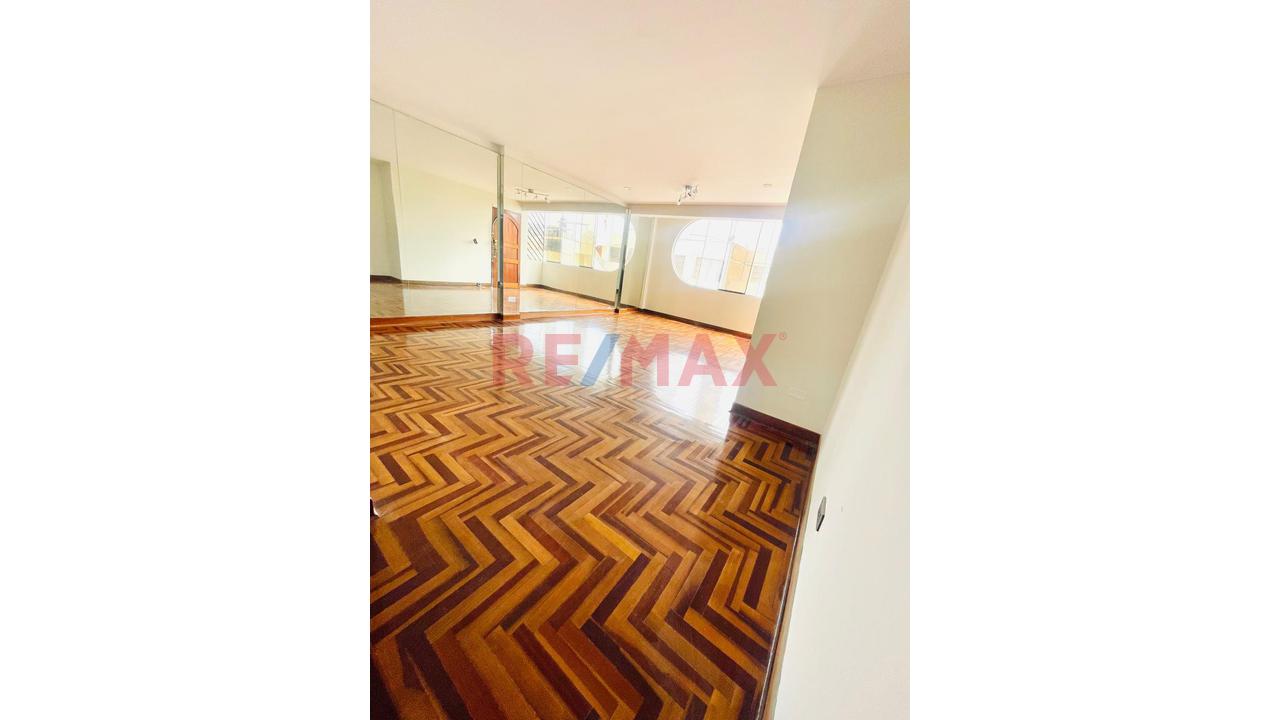 Venta De Departamento De 108 M² En 3Er Piso - Urb. Elio Lima — foto 4