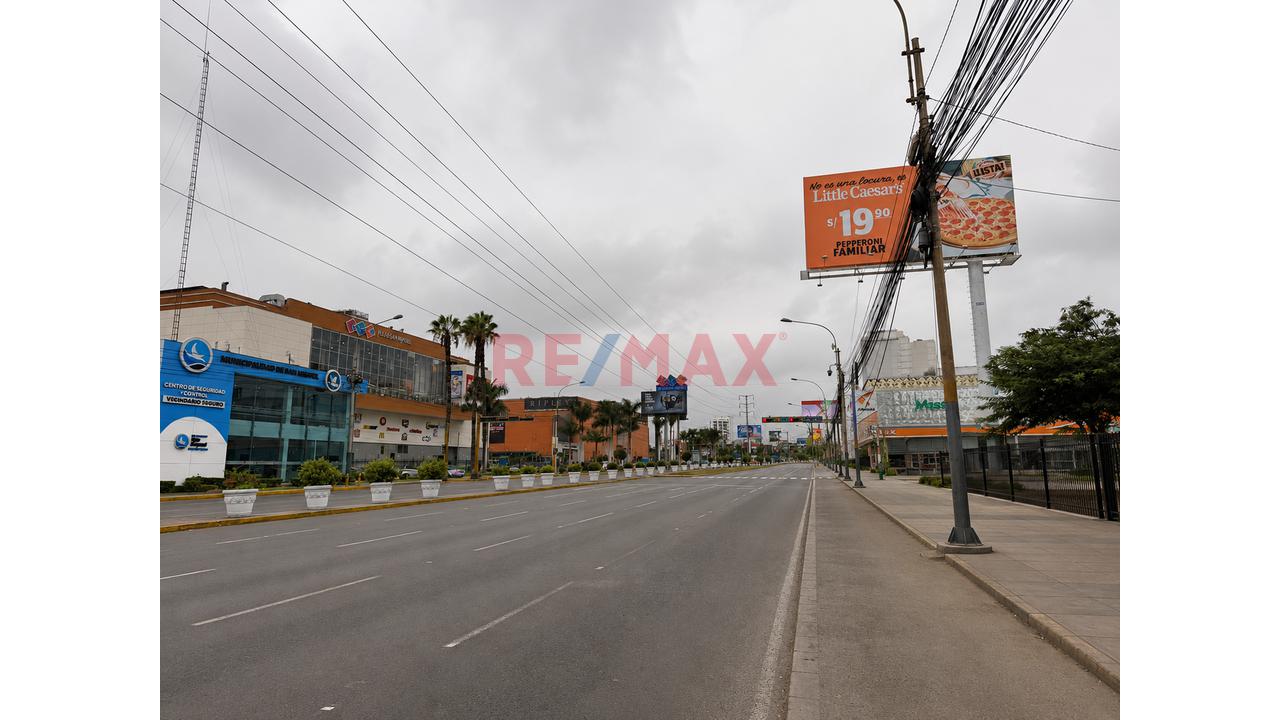 Venta De Casa Como Terreno Frente A Plaza San Miguel - 19