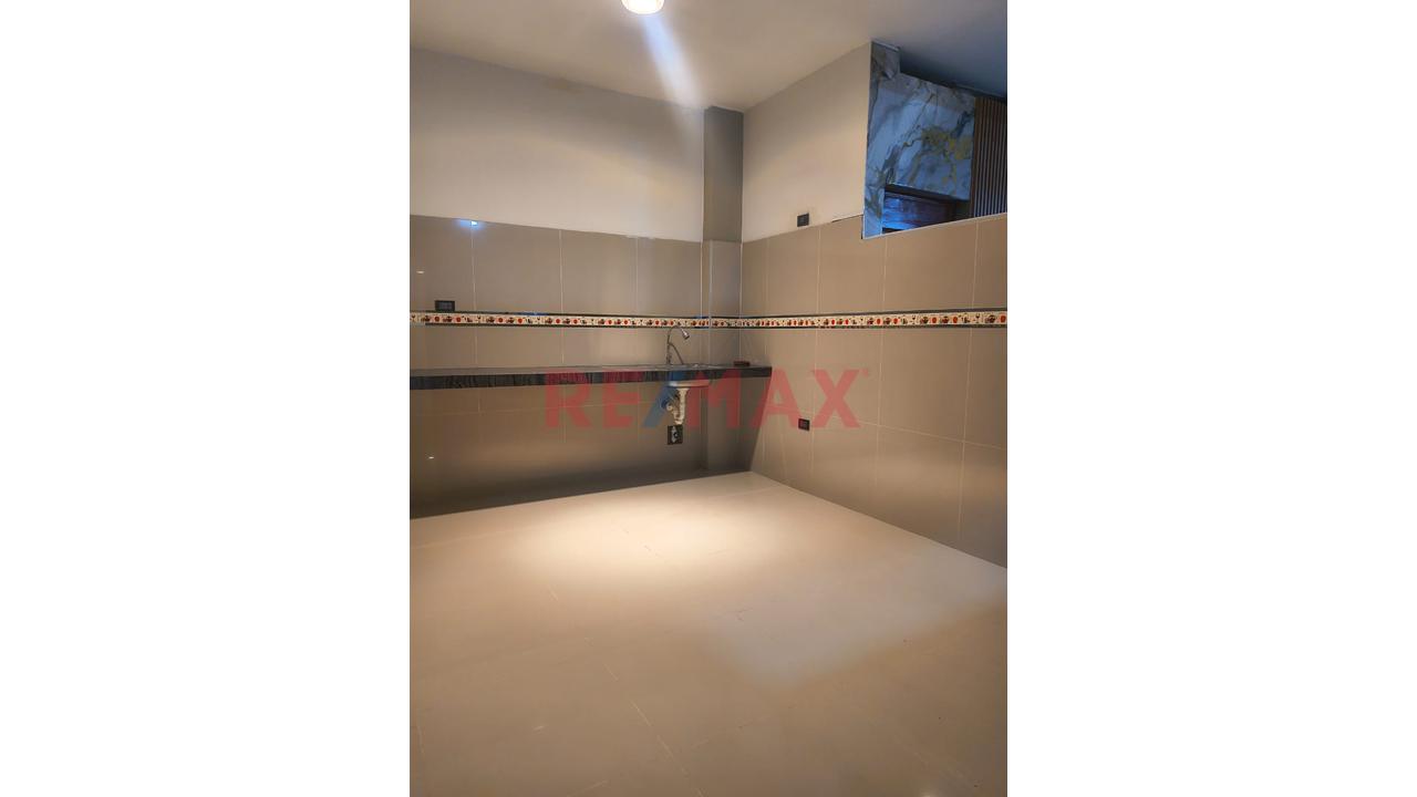 Alquiler De Local Comercial En Primer Piso En Manchay | 400 M² - 12