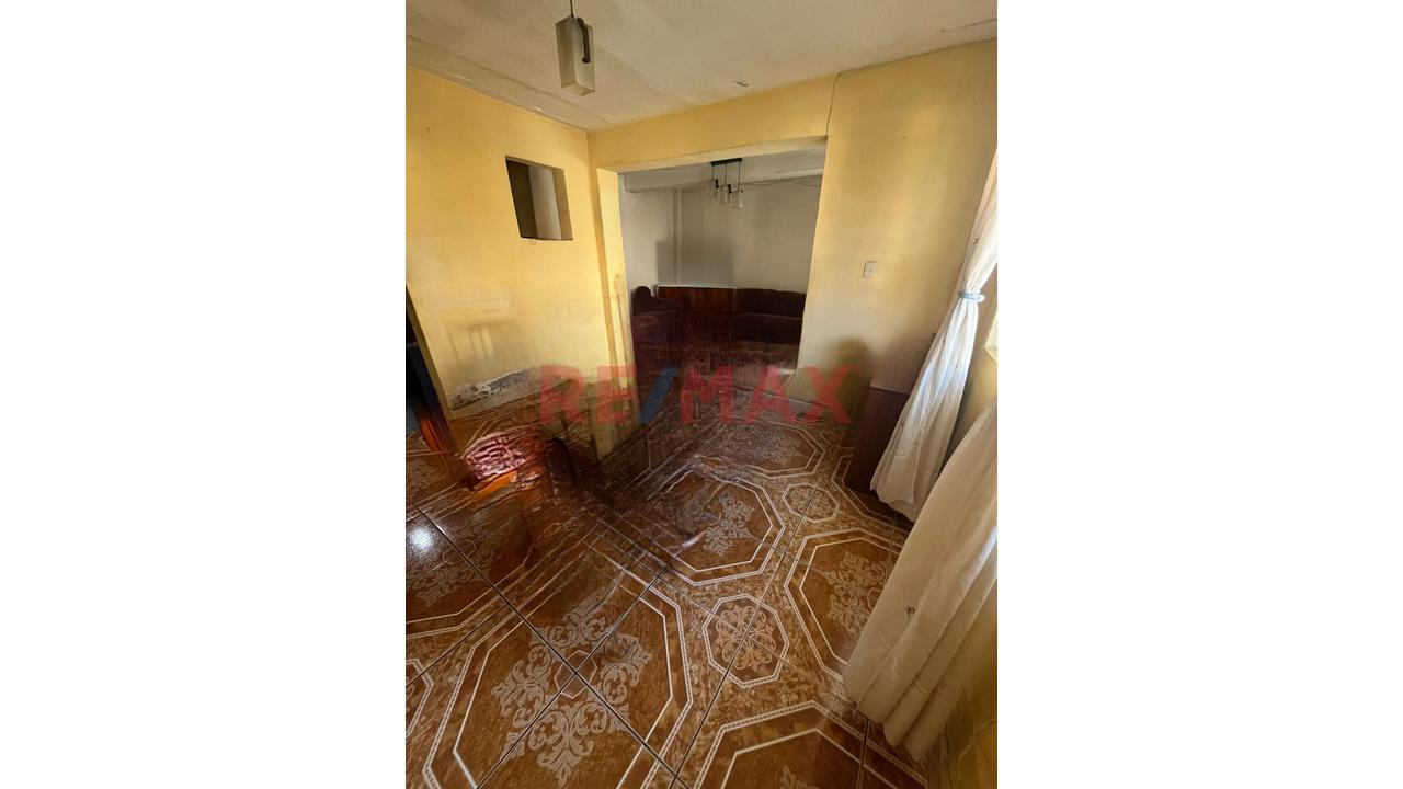 Vendo A Precio De Ocasión: Casa Multifamiliar De 300 M² Con 3 Departamentos Independientes — foto 3