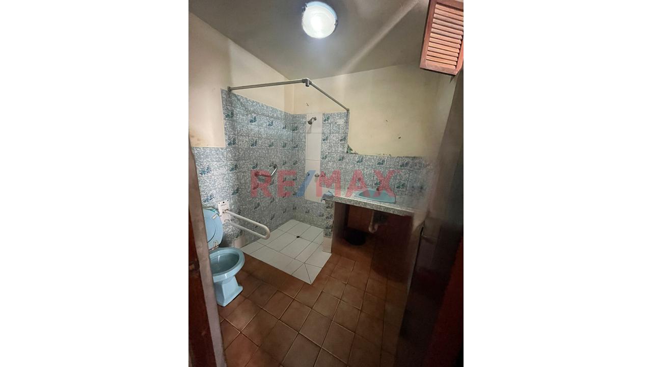 Vendo A Precio De Ocasión: Casa Multifamiliar De 300 M² Con 3 Departamentos Independientes — foto 9