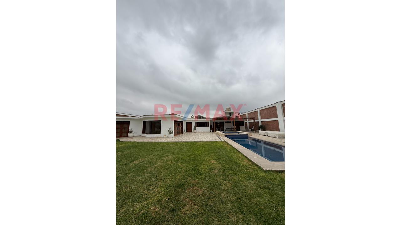 Casa De Campo En Venta En Pachacamac | Piscina, Gimnasio, Sauna Y Amplios Espacios