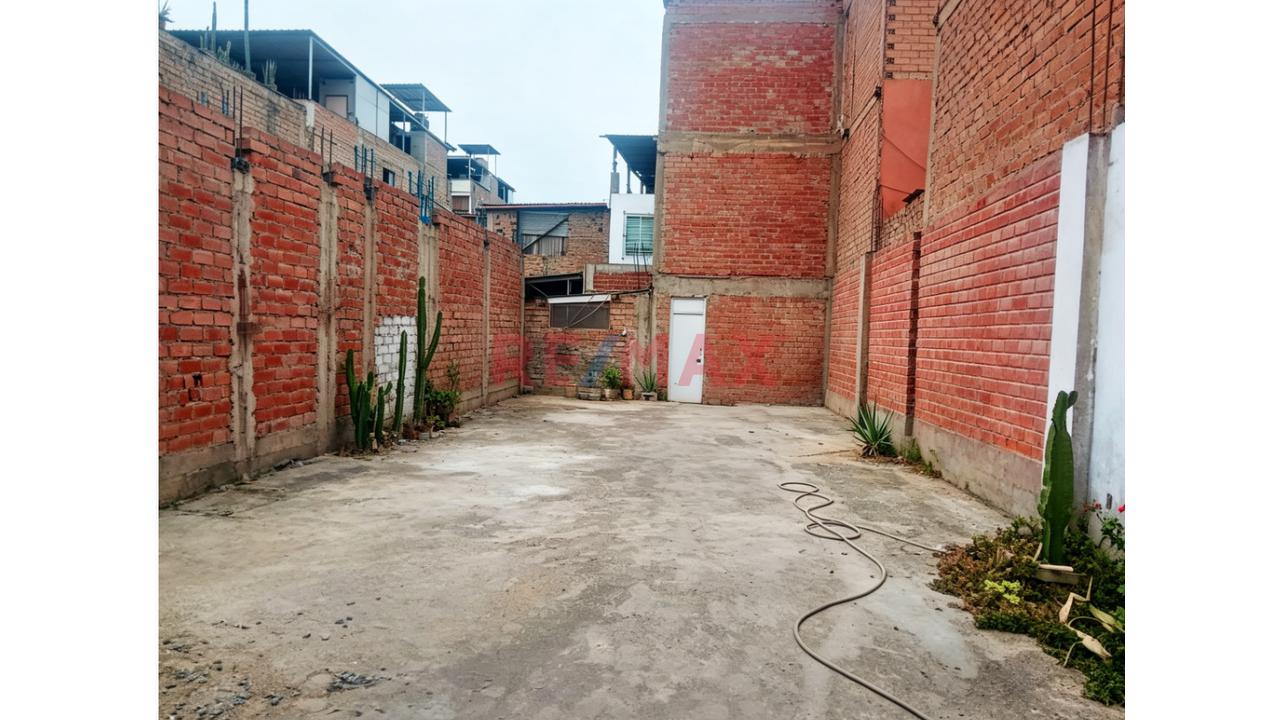 Venta De Terreno En Villa Maria Del Triunfo — foto 3