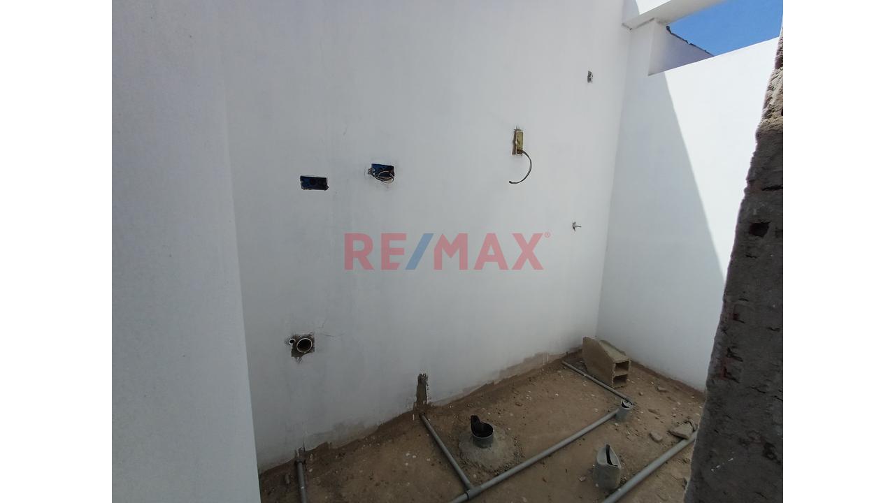 Venta De Casa Como Terreno En Simbal - 14