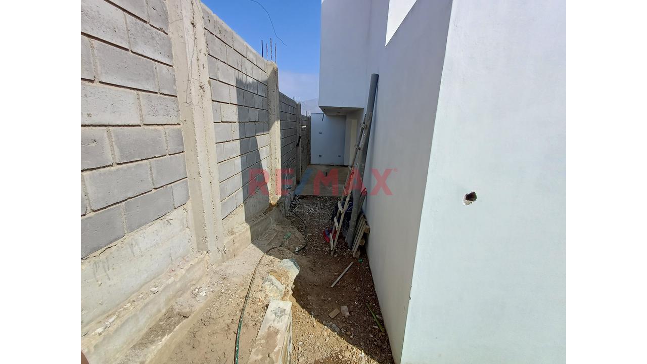 Venta De Casa Como Terreno En Simbal - 4