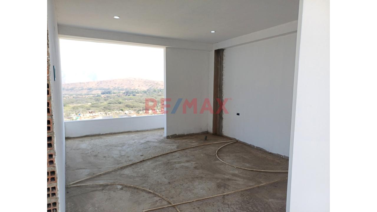 Venta De Casa Como Terreno En Simbal - 11