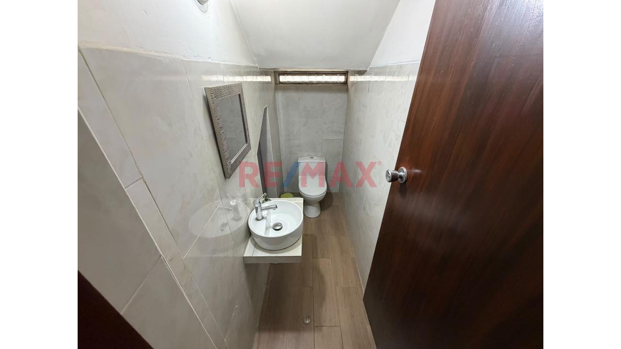 Se Vende Casa  Primer Piso De 150.12 M2 En Av. Libertad 890 Chiclayo — foto 12