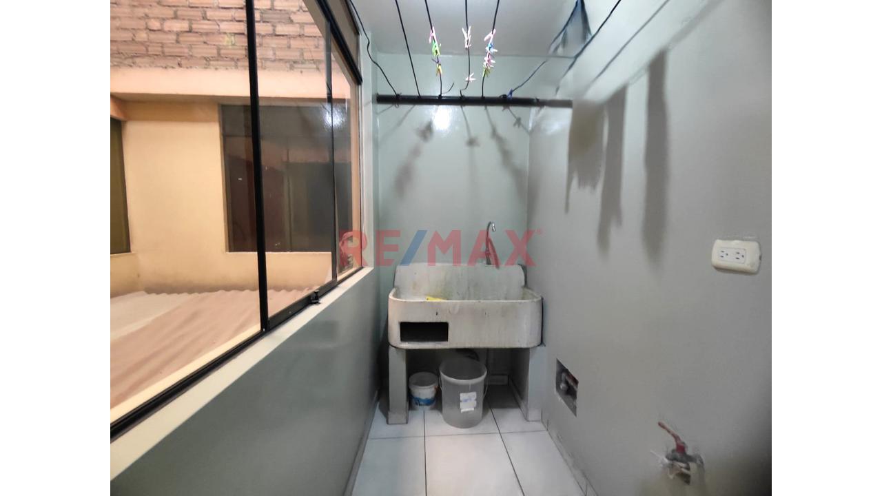 Alquiler Departamento En Ate - Urb. El Exito A Media Cuadra De Av. Jose Carlos Mariategui — foto 4