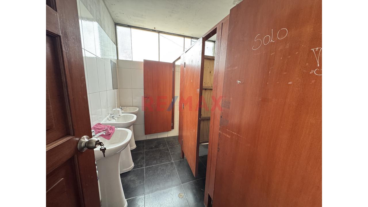 Se Alquila Local Comercial Frente Al Real Plaza De Pro Los Olivos — foto 2