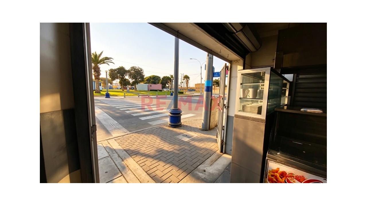 Local Comercial En Esquina · 2 Pisos · Frente Al Parque · Chucuito, Callao · Al Costado Del Real Felipe — foto 5