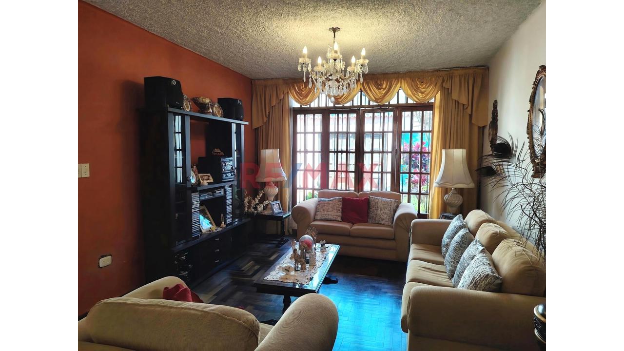 Casa En Venta En Chorrillos - 4