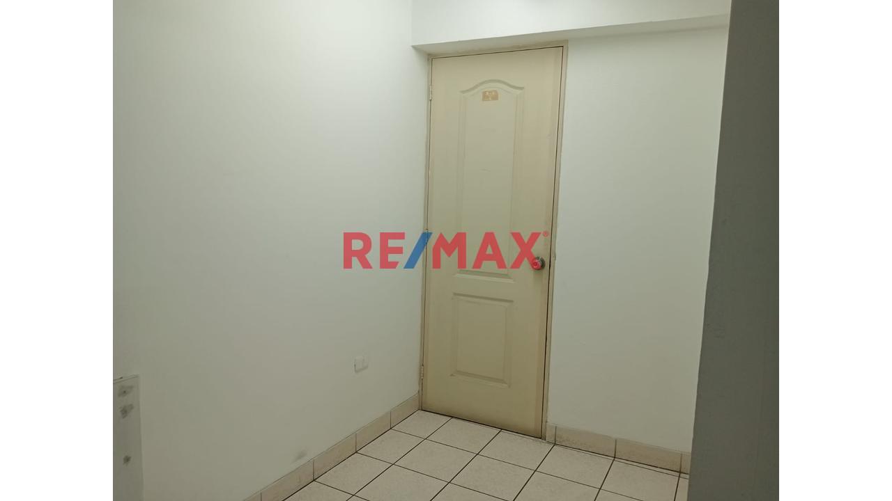 Se Vende 7 Depositos Cerca Al Malecon Cisneros - 3