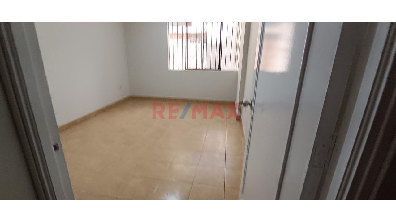 Vendo Hermosa Casa En Santa María Del Pinar - Cerca A Upao 📍 - 10
