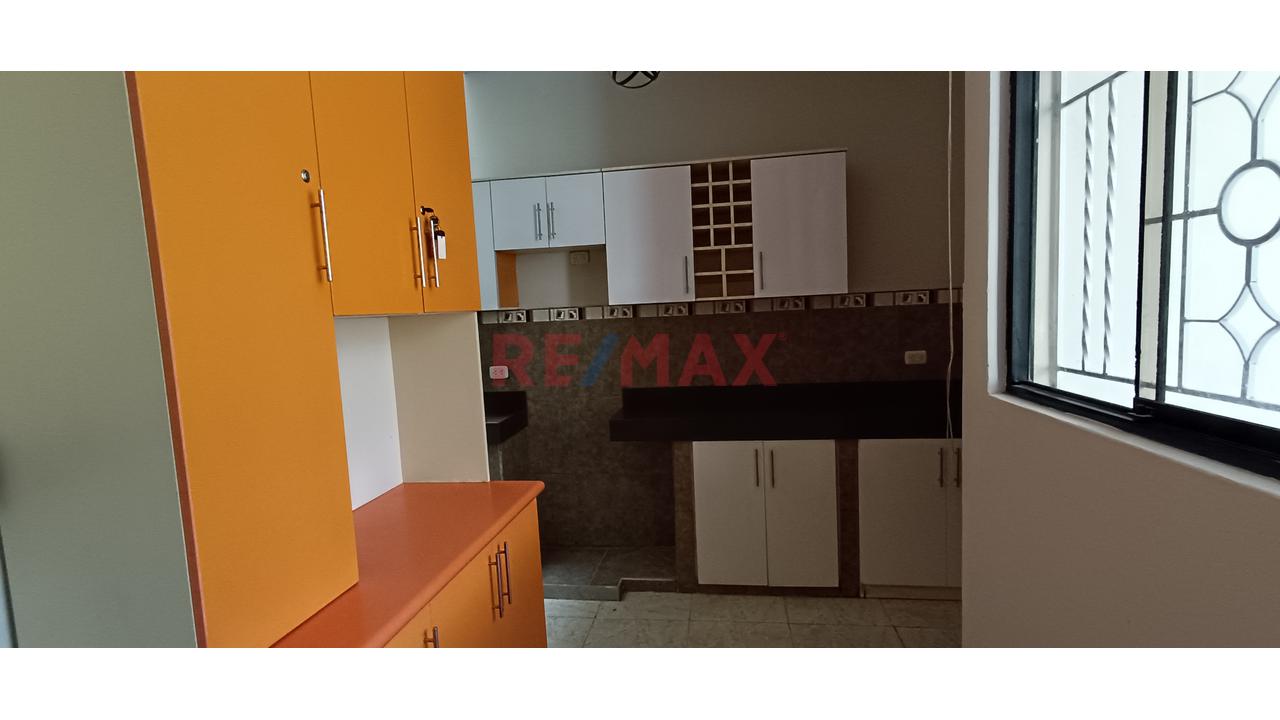 Vendo Hermosa Casa En Santa María Del Pinar - Cerca A Upao 📍 - 6