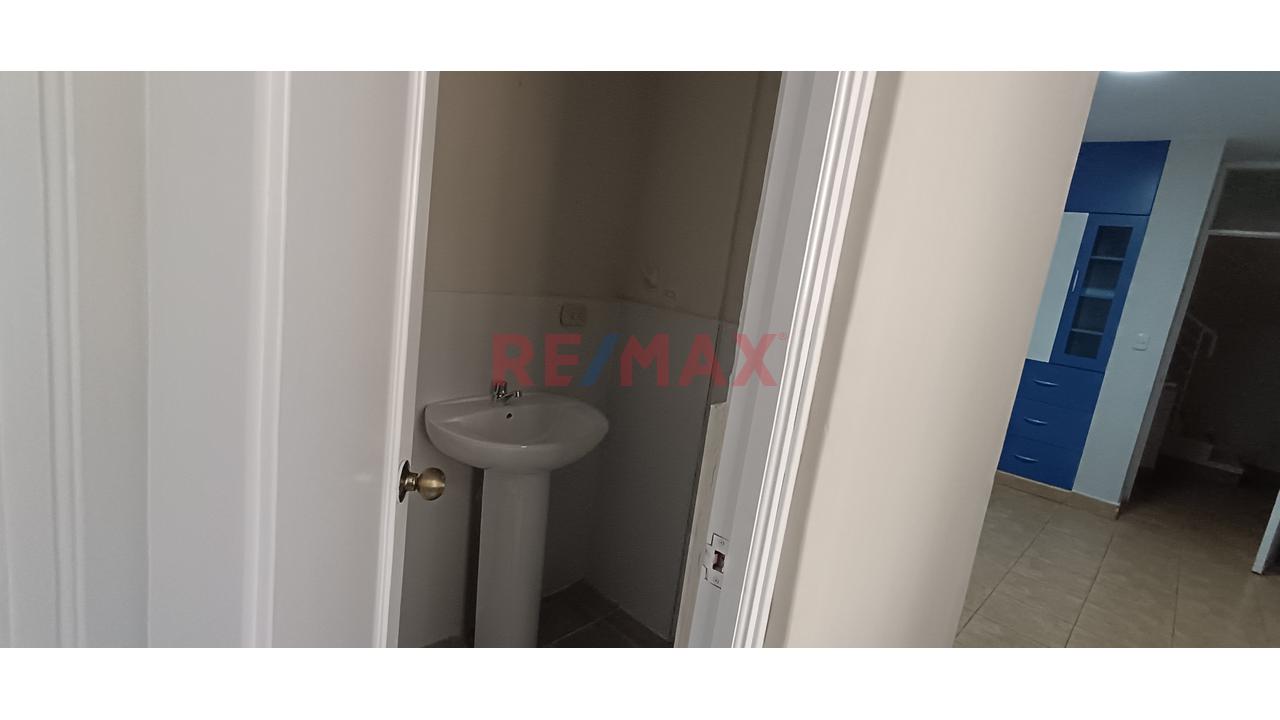 Vendo Hermosa Casa En Santa María Del Pinar - Cerca A Upao 📍 - 11