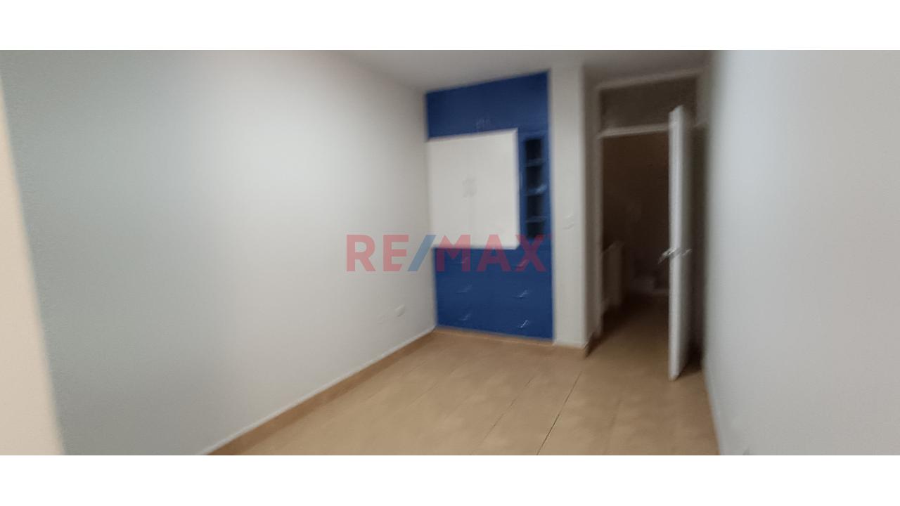 Vendo Hermosa Casa En Santa María Del Pinar - Cerca A Upao 📍 - 18
