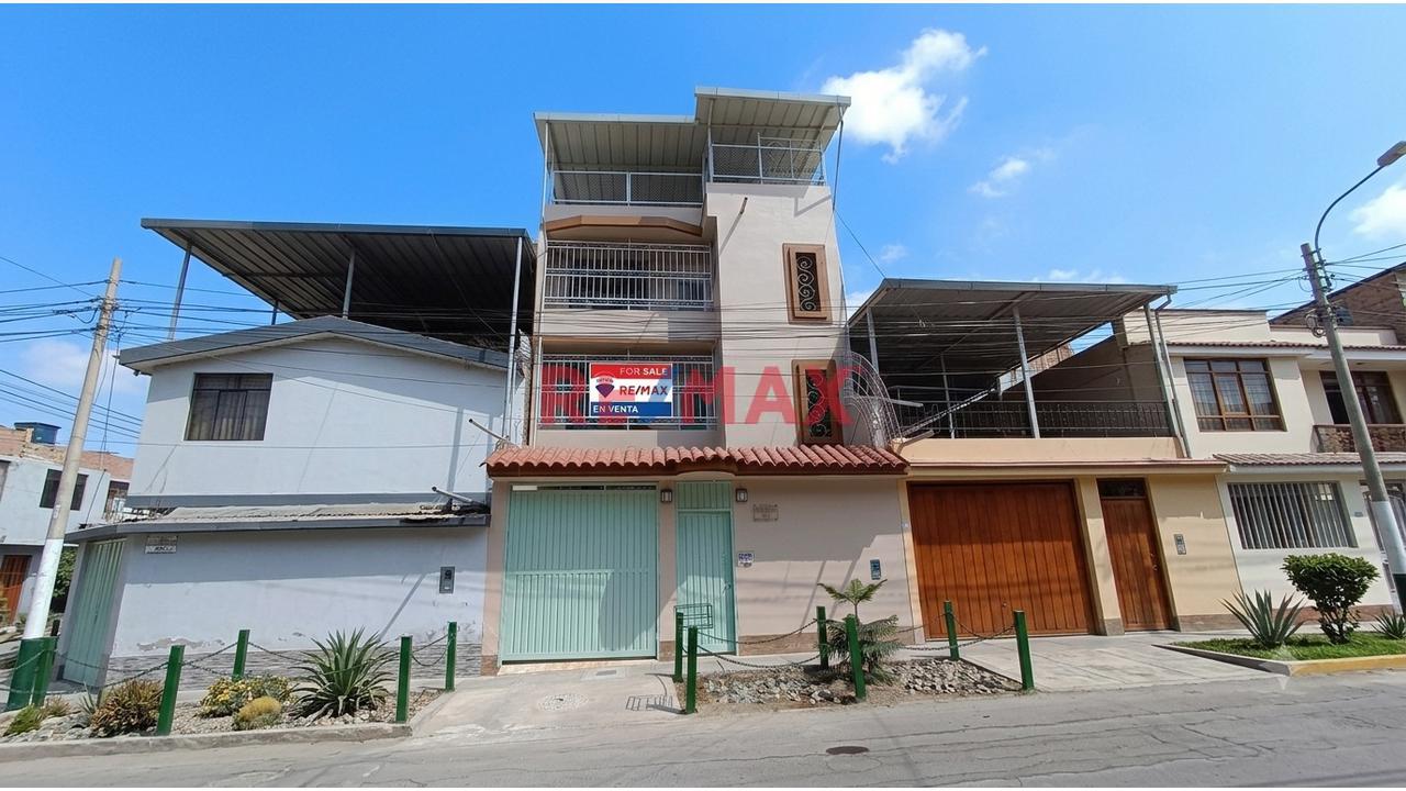 Vendo Hermosa Casa En Santa María Del Pinar - Cerca A Upao 📍 - 1